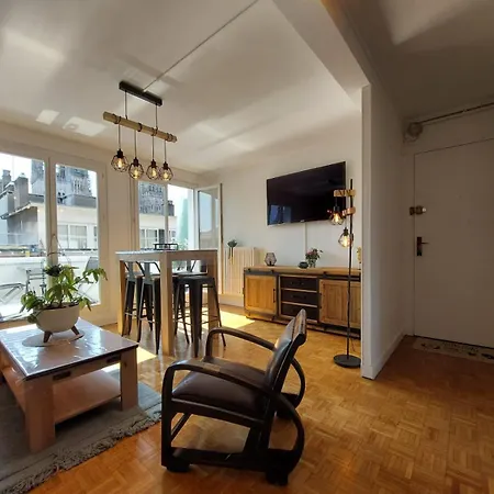 Le Petit Horloge Apartment *