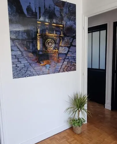 Le Petit Horloge Apartman